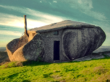 http://www.estaterebate.com/Blog/images/articles/stone-house-portugal-2.jpg